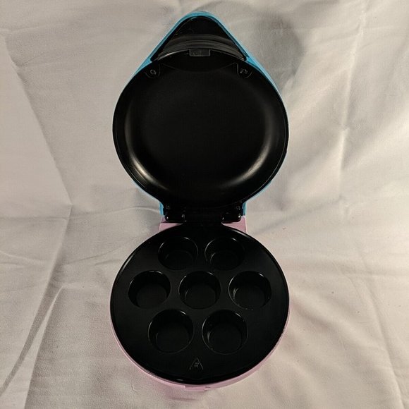 Nostalgia Electrics Cupcake Bakery Model CKM100 - Picture 2 of 11